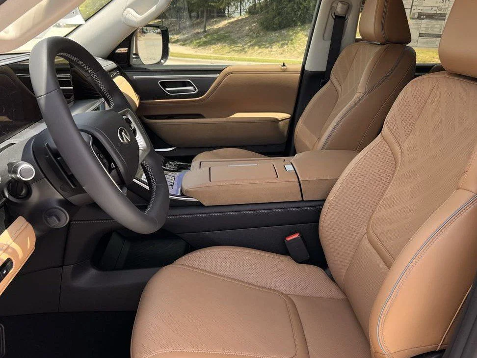 New 2027 RADIANT WHITE INFINITI Luxe 4WD image 21