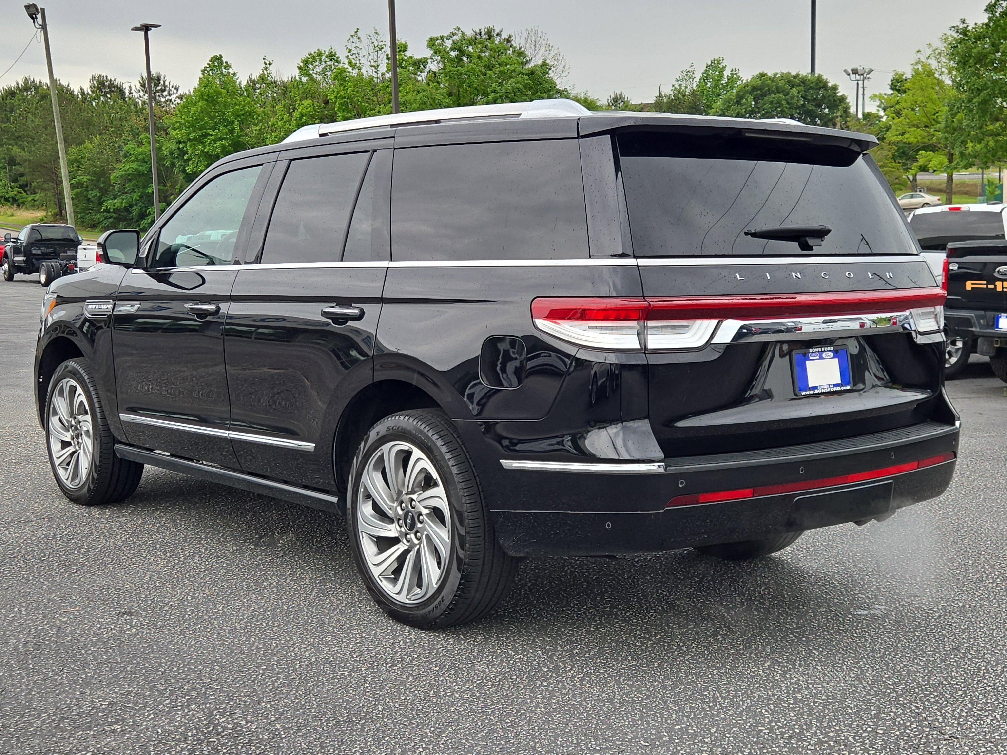 Used 2024 Black Metallic Lincoln Premiere image 9