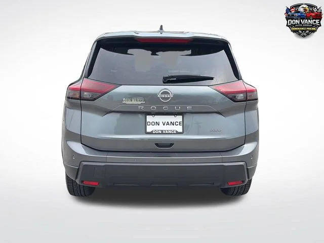 Used 2025 Gray Nissan SV image 4