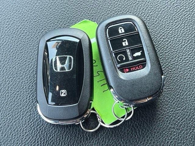 Certified Used 2025 Platinum White Pearl Honda Sport-L image 38