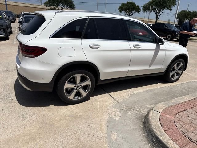 Used 2022 White Mercedes-Benz GLC 300 image 6