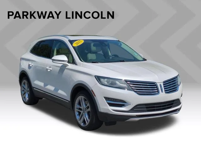 Used 2015 White Lincoln Base image 7