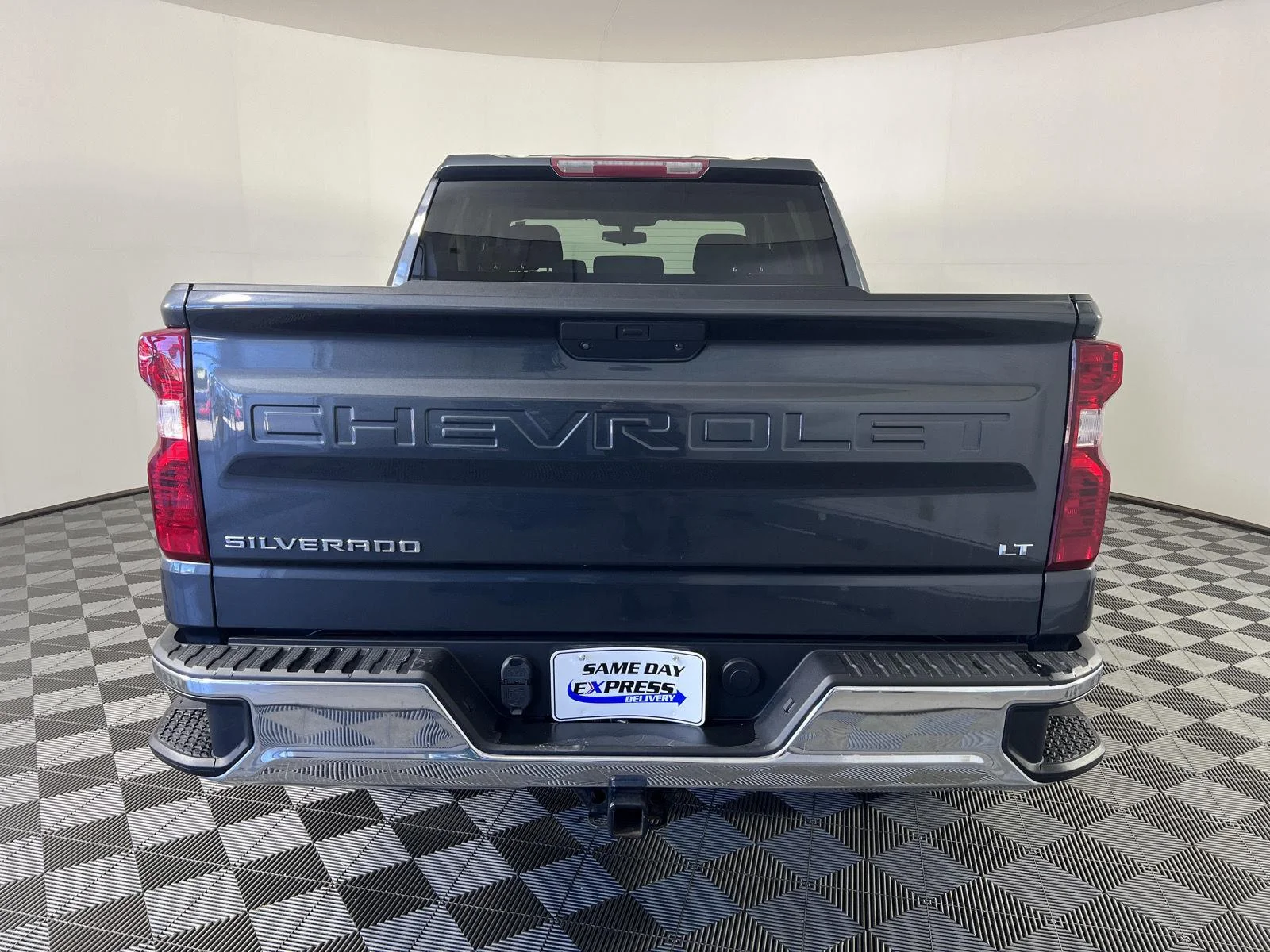 Used 2022 SHADOW GRAY METALLIC Chevrolet LT image 23