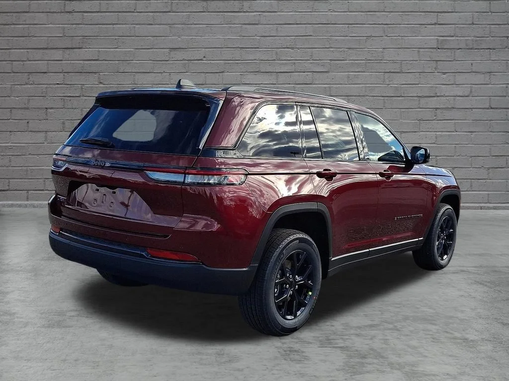 New 2025 Velvet Red Pearlcoat Jeep Altitude X image 8