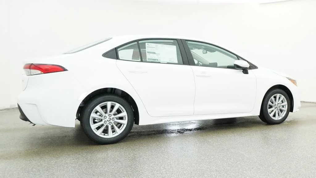New 2026 Ice Cap Toyota LE image 15