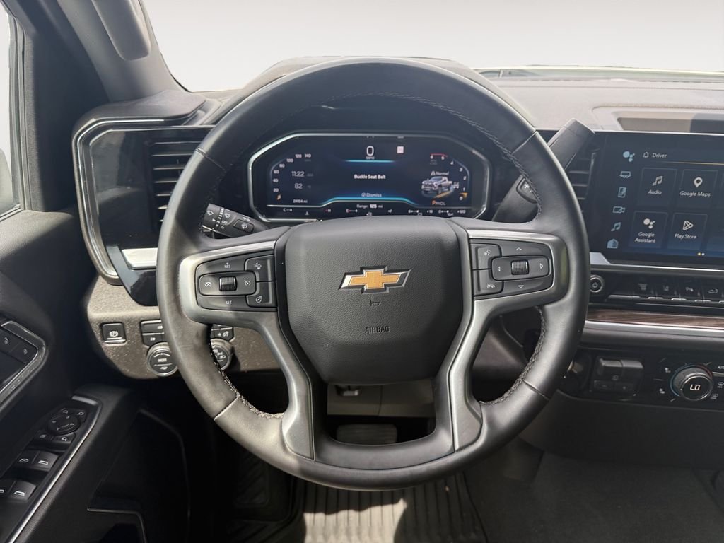 Used 2025 White Chevrolet LT image 12