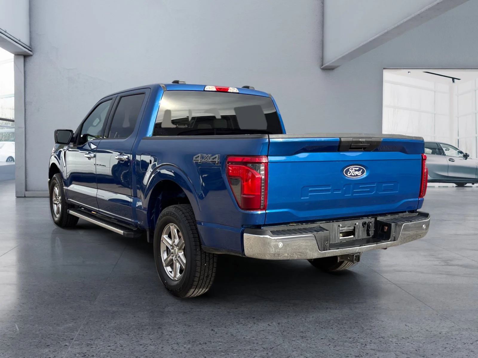Used 2025 Blue Ford XLT image 3