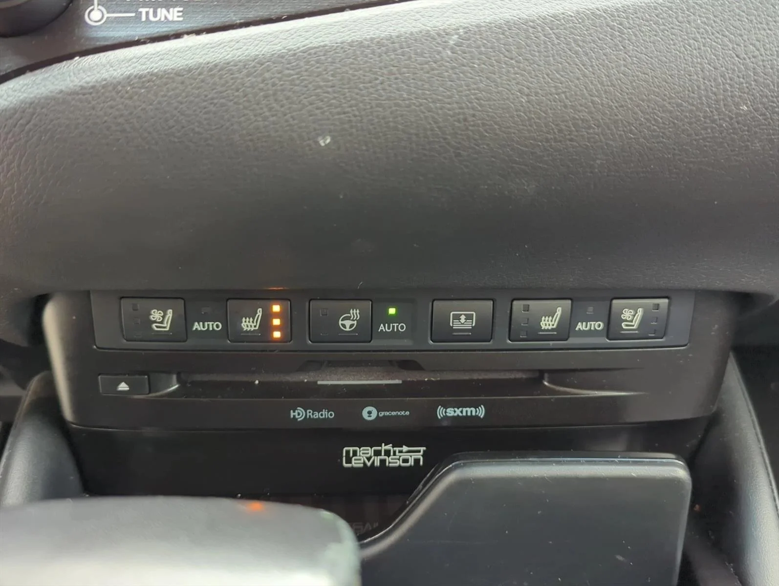 Used 2019 Atomic Silver Lexus ES 300h Luxury image 22