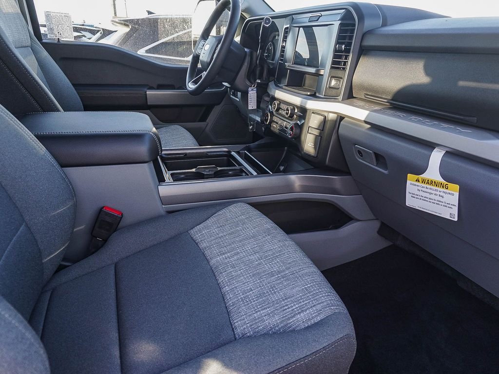 New 2026 Oxford White Ford XLT image 12