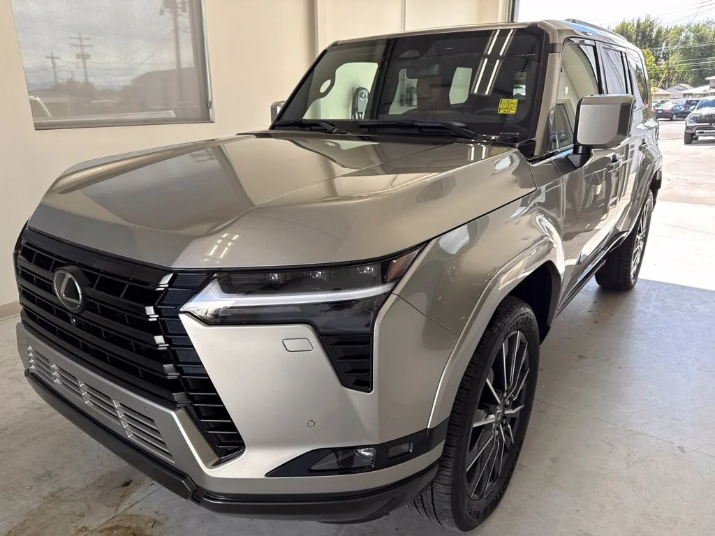 Used 2025 Silver Lexus 550 Luxury+ image 11