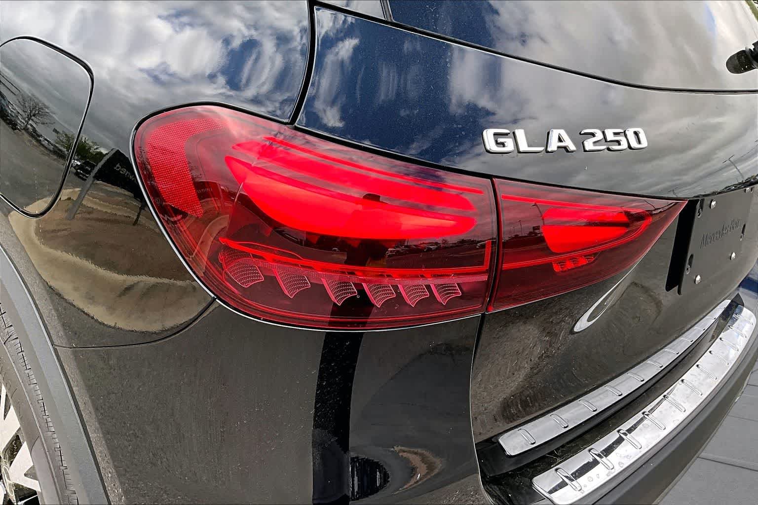 Certified Used 2025 Night Black Mercedes-Benz GLA 250 image 29