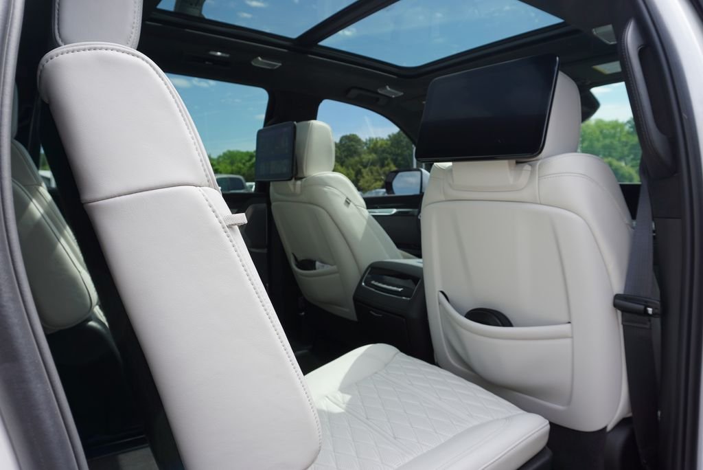 Used 2025 Crystal White Cadillac V-Series image 48