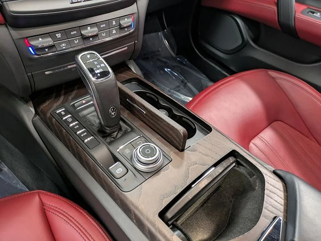 Used 2019  Maserati  image 15