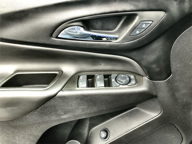 2024 Chevrolet Equinox LT photo 3