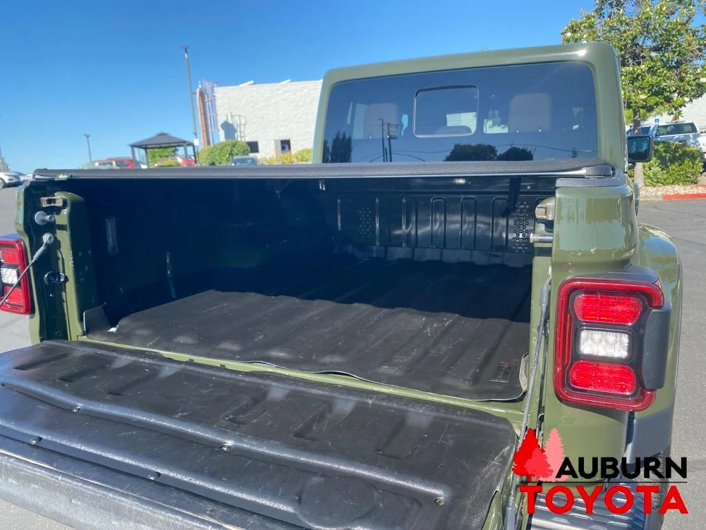 Used 2021 Green Jeep Rubicon image 13