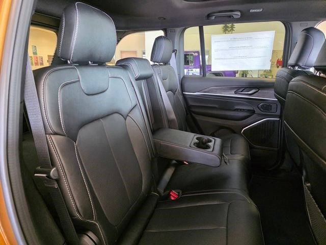 New 2026 Copper Shino Metallic Clear-Coat Exterior Paint Jeep Limited Reserve image 14
