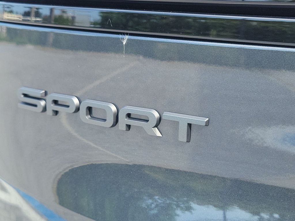 New 2026 Carpathian Grey Land Rover Dynamic SE image 10