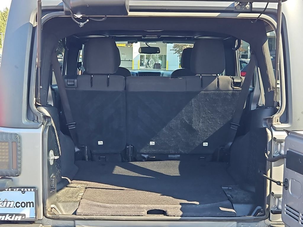 Used 2018 Billet Silver Metallic Clearcoat Jeep Unlimited Sport image 24