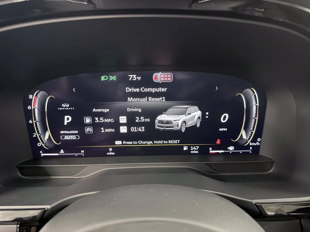 New 2027 2T RAD WHT INFINITI Sport AWD image 14