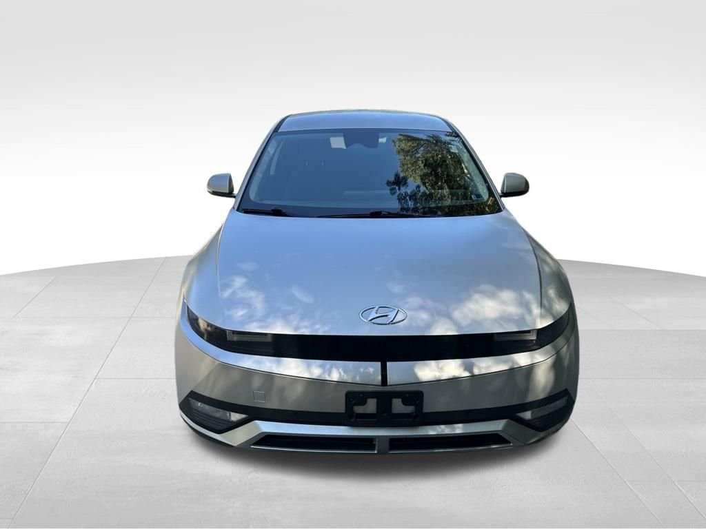 Used 2023 Gold Hyundai SEL image 9