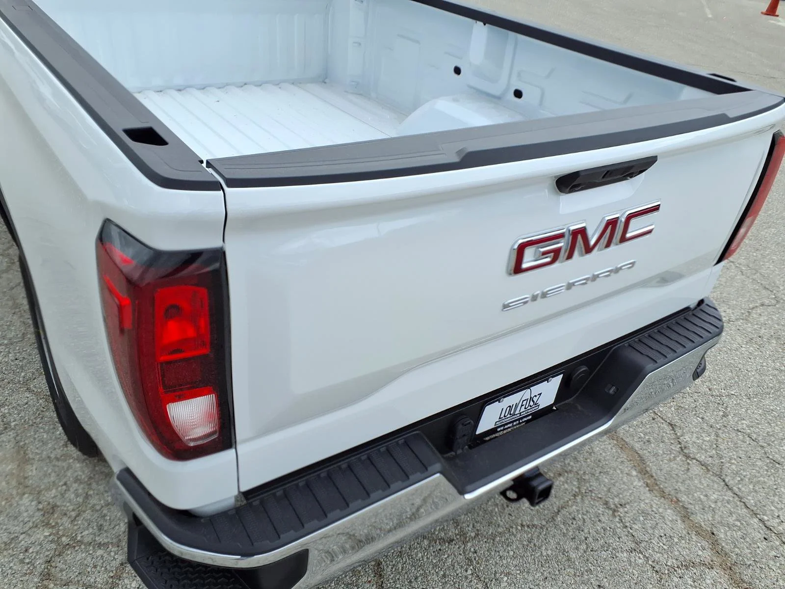 New 2026 Summit White GMC Pro image 18