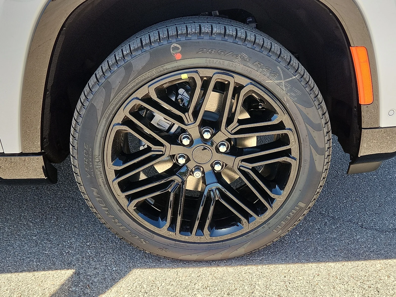 New 2026 Bright White Clear-Coat  Paint Jeep LIMITED RESERVE 4X4 image 7