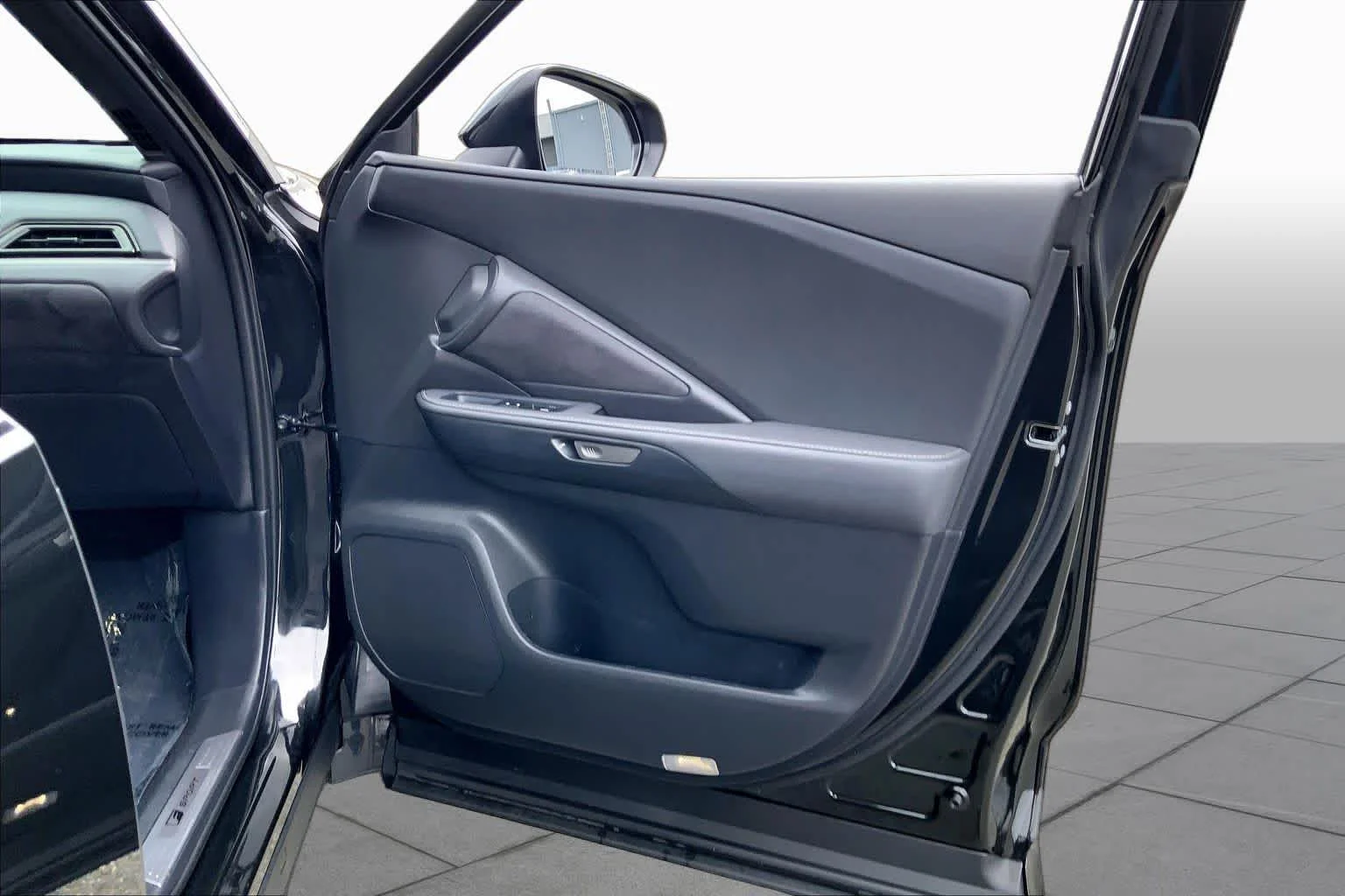 Certified Used 2025 CAVIAR Lexus F SPORT Premium image 23