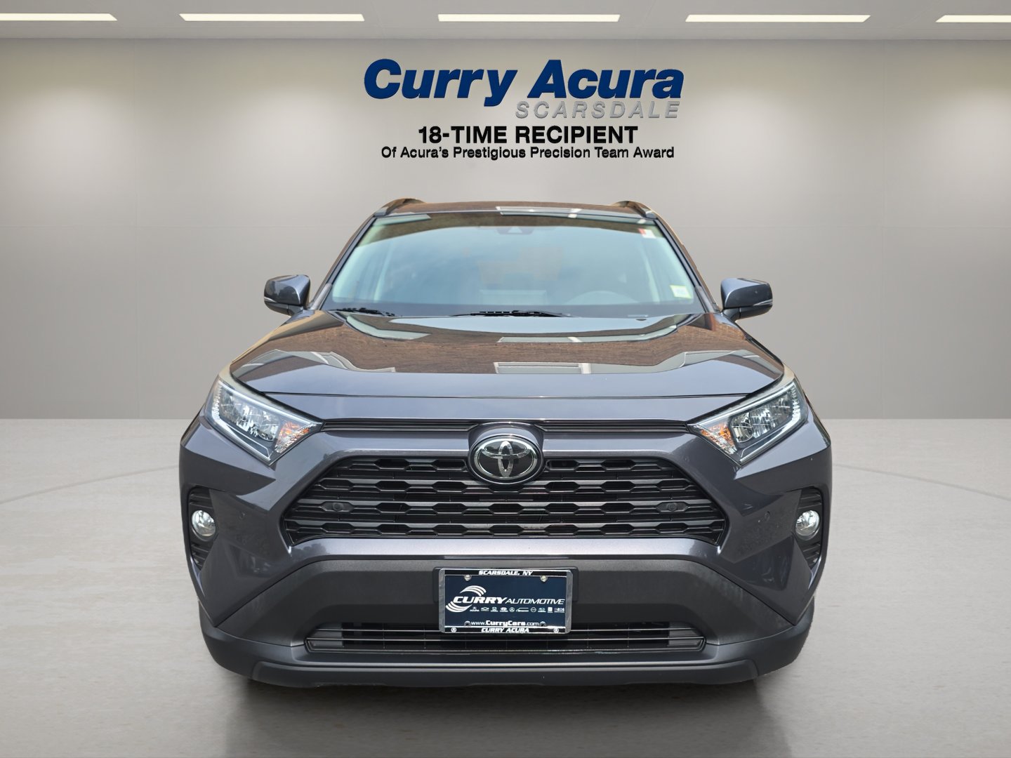 Used 2019 Gray Toyota XLE AWD image 8