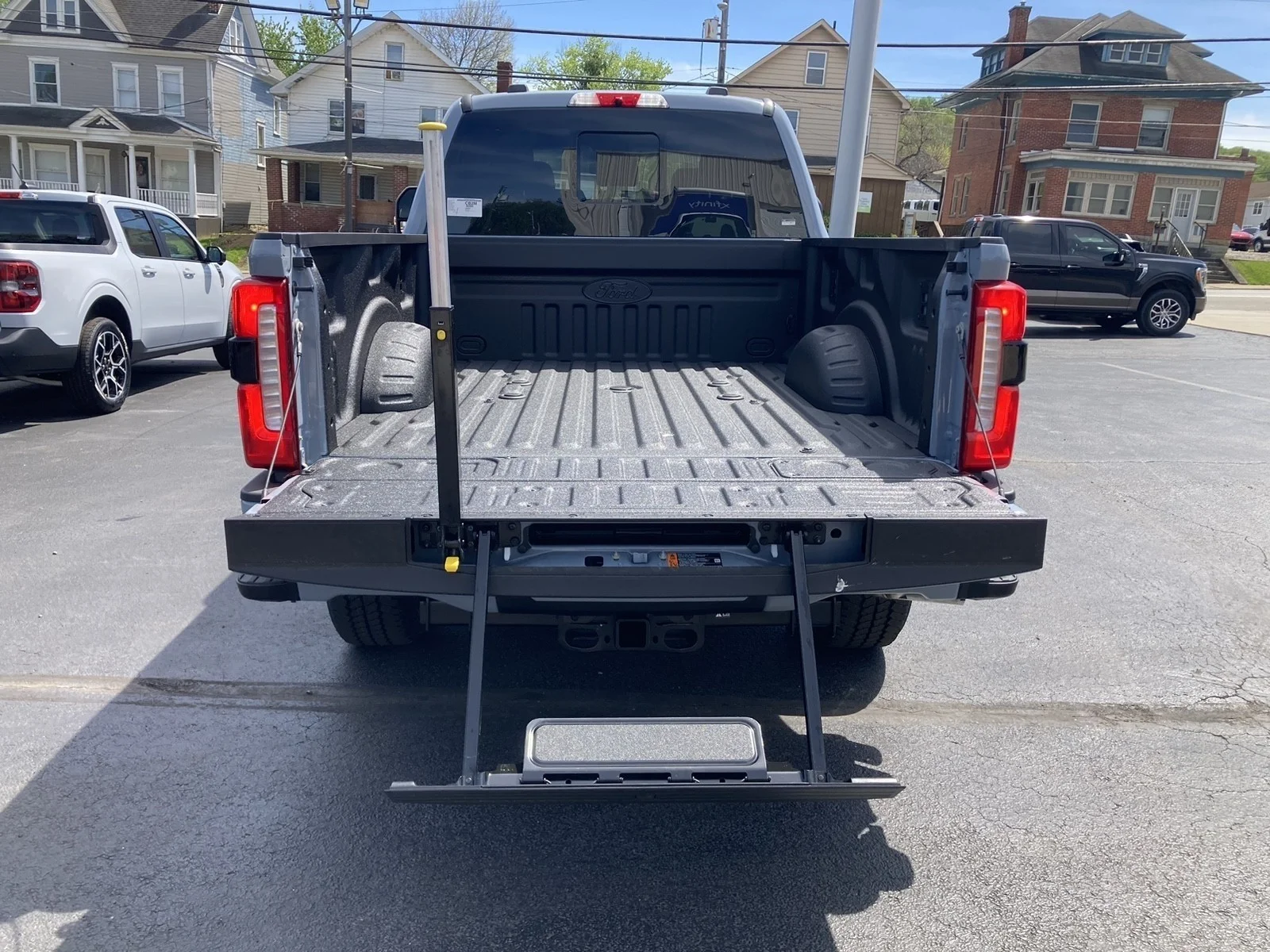 New 2026 Glacier Gray Metallic Tri-Coat Ford F-350® Lariat® image 8