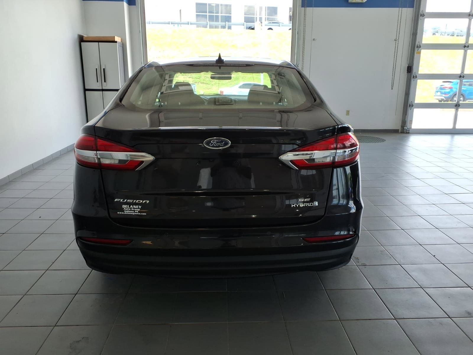 2019 Ford Fusion Hybrid SE - Photo 6