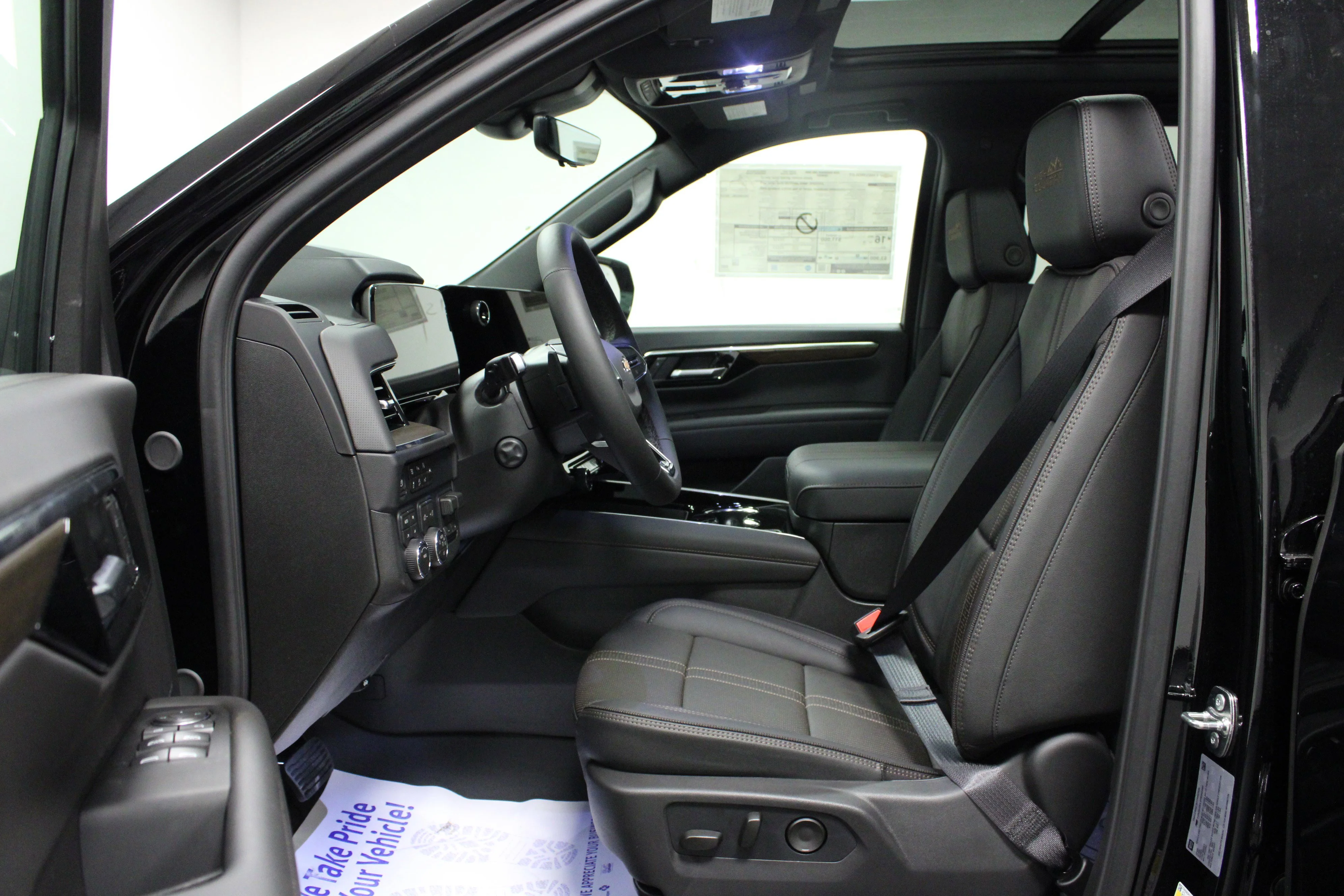 2026 Chevrolet Suburban High Country - Photo 12