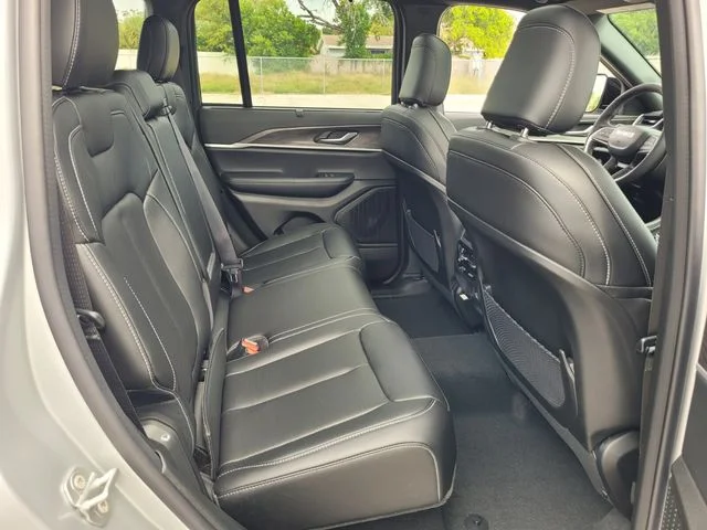 2025 Jeep Grand Cherokee Limited - Photo 16