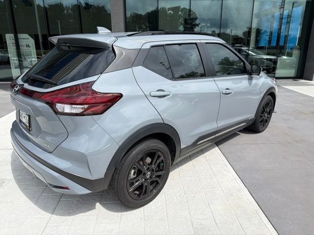 Used 2023 Gray Nissan SR image 7