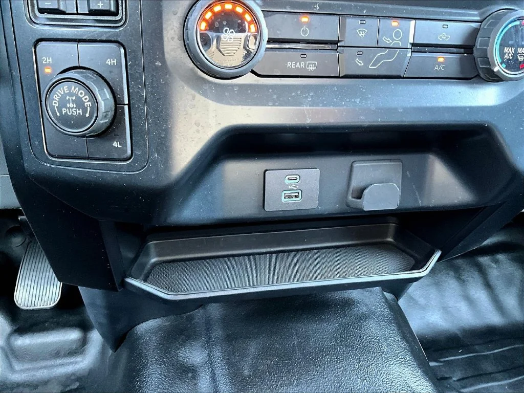 Used 2022 Oxford White Ford XL image 19