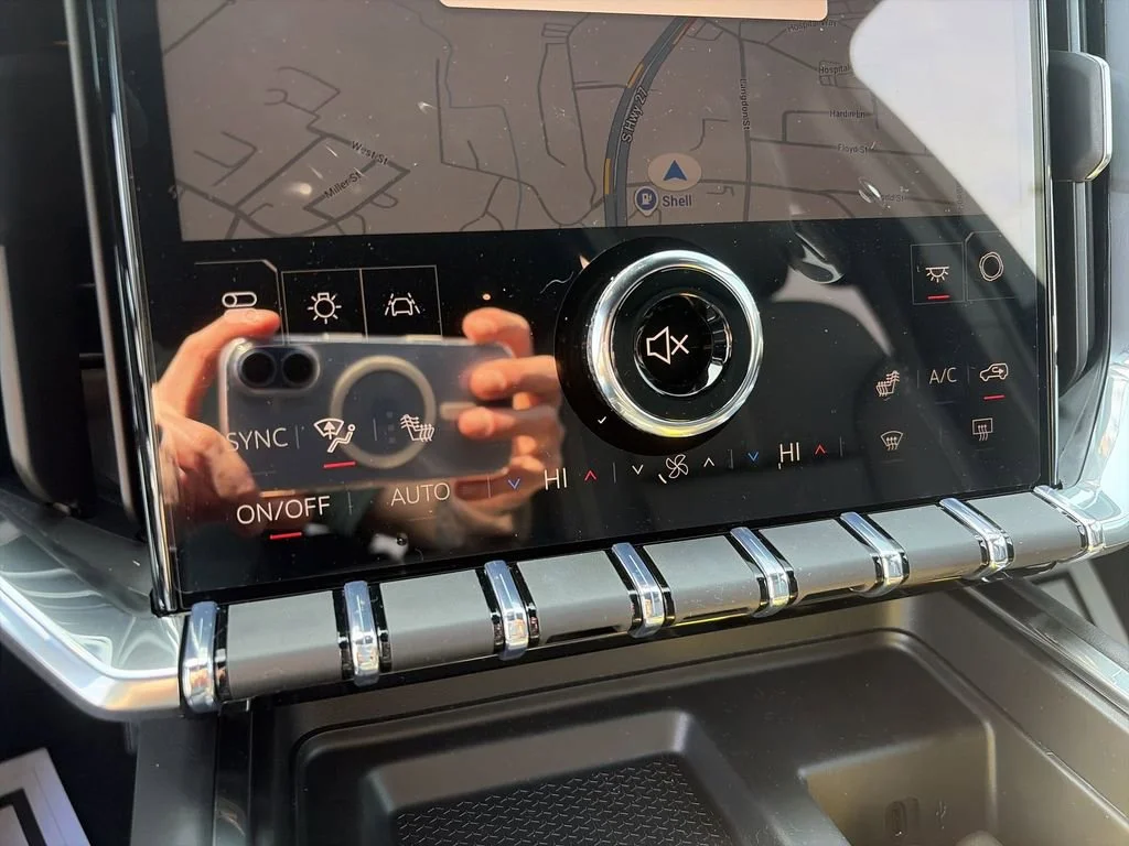 New 2026 Sterling Metallic GMC Elevation image 19