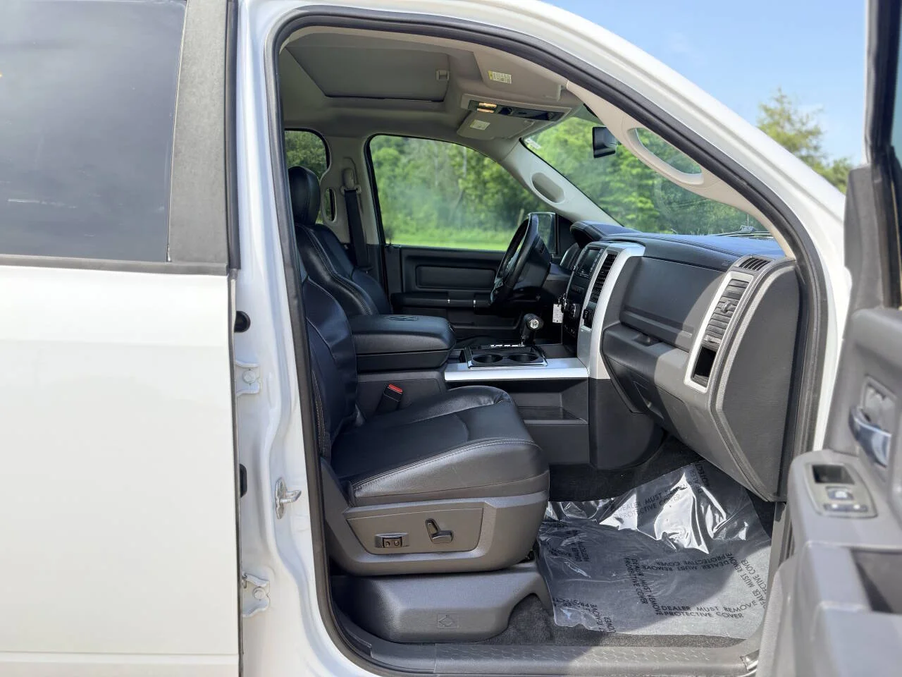 Used 2012 White RAM Sport 4x4 4dr Crew Cab 5.5 ft. SB Pickup image 19