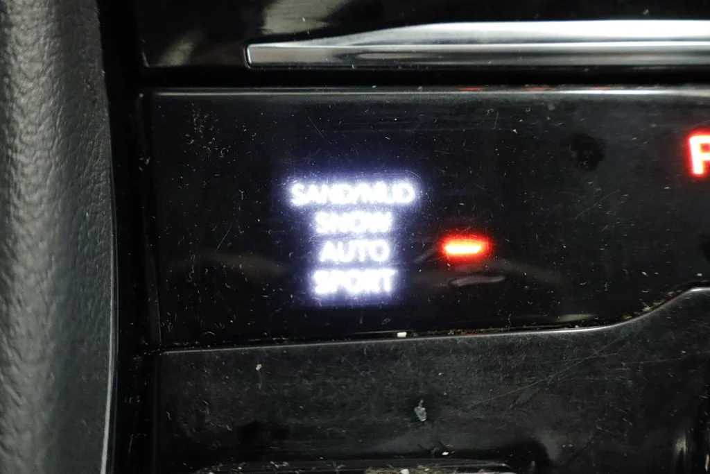 Used 2022 White Jeep Limited image 35