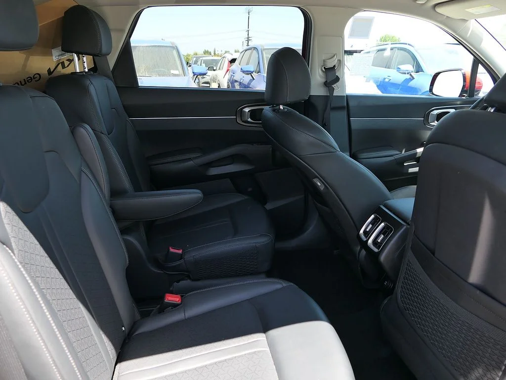 Used 2023 Red Kia EX image 23