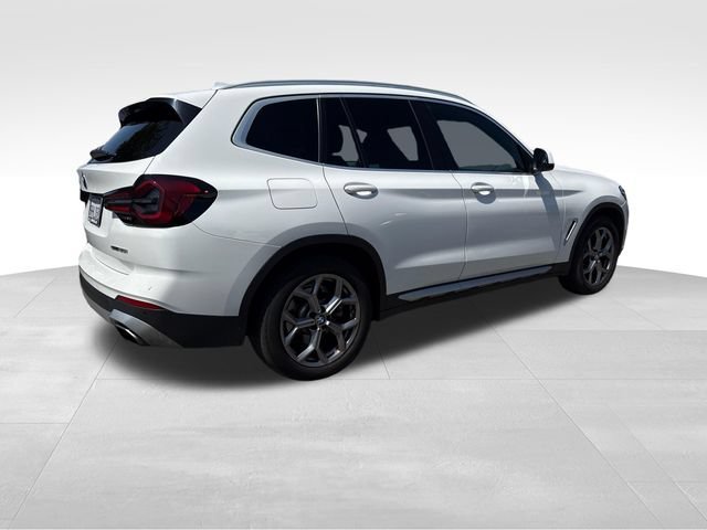 Used 2022 White BMW sDrive30i image 4