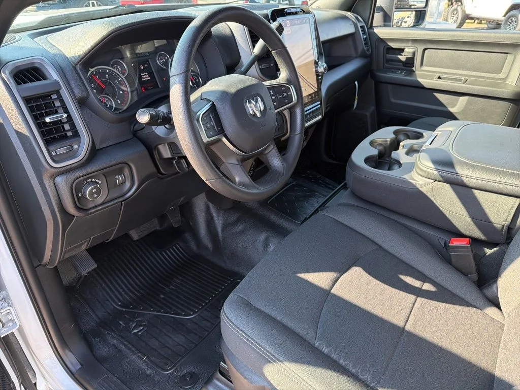 New 2026 Bright White Clearcoat RAM Tradesman image 31