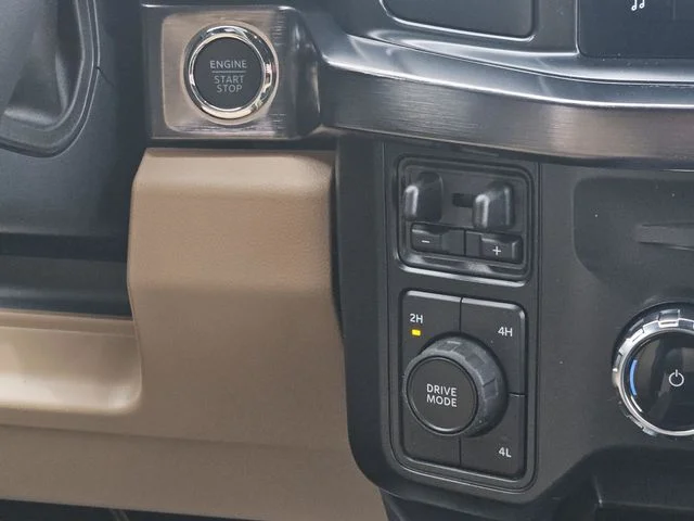 New 2026 Oxford White Ford F-350® Lariat® image 17