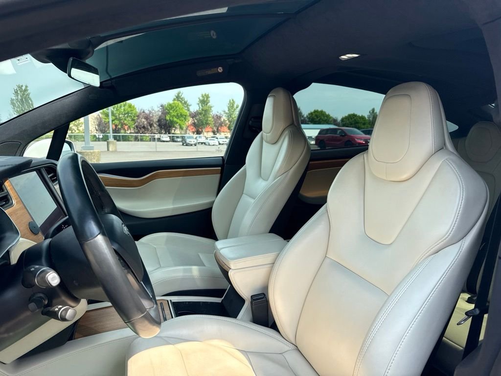Used 2019 Pearl White Multi-Coat Tesla Long Range image 9