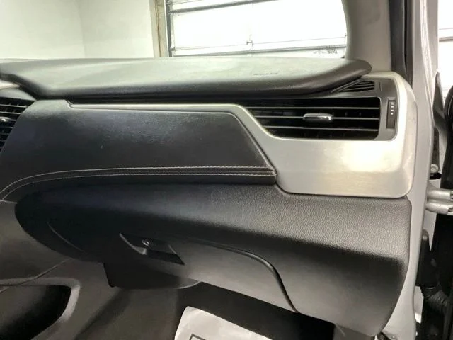 Used 2019 Silver GMC SLE image 12