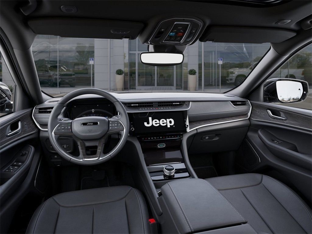 New 2026 Diamond Black Crystal Pearl-Coat Exterior Paint Jeep Limited image 14
