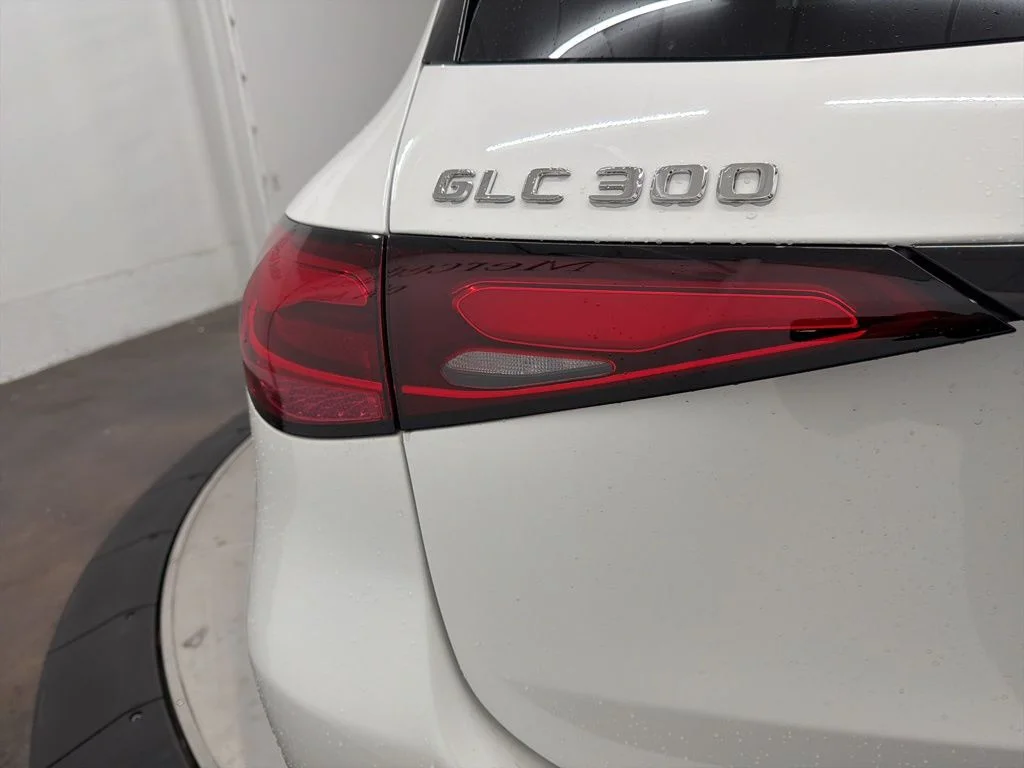Used 2026 White Mercedes-Benz GLC 300 image 11