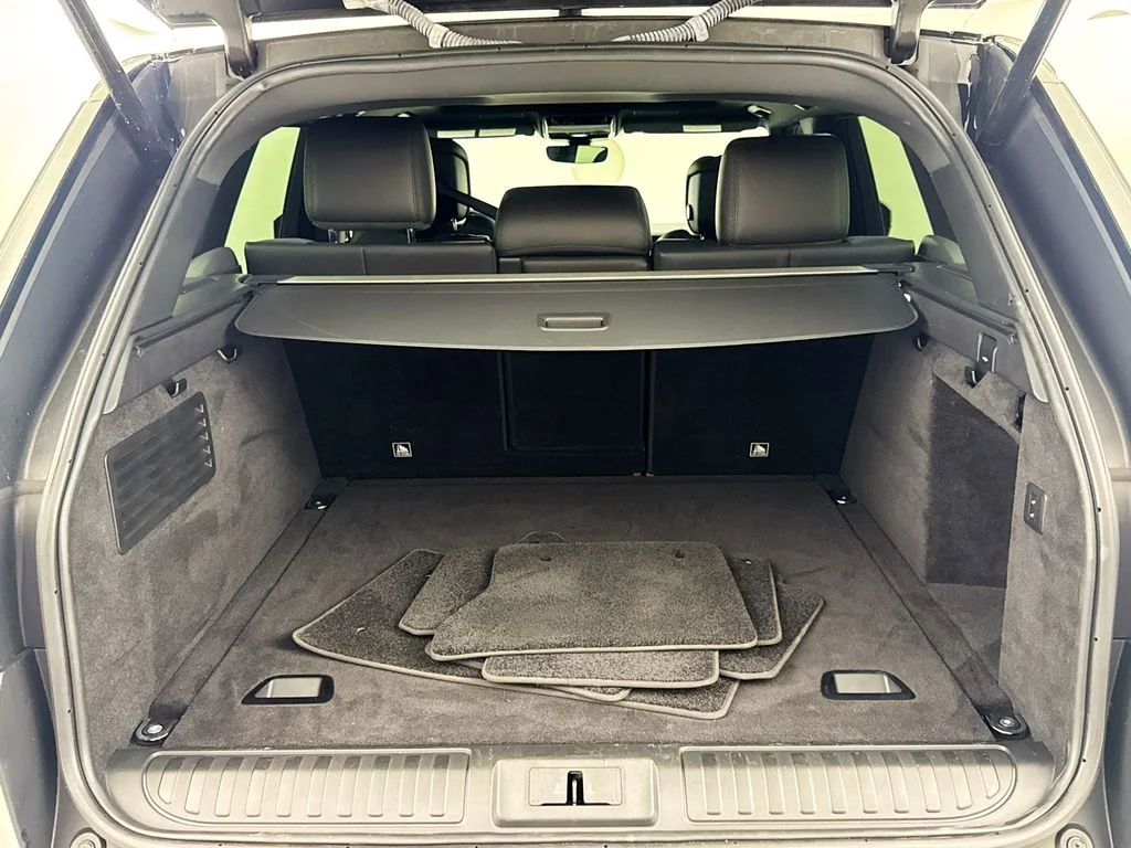 Certified Used 2022 White Land Rover HSE Silver Edition image 27
