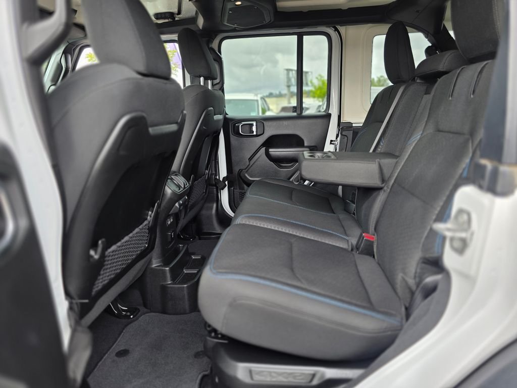 2025 Jeep Wrangler 4xe Rubicon 4XE - Photo 17