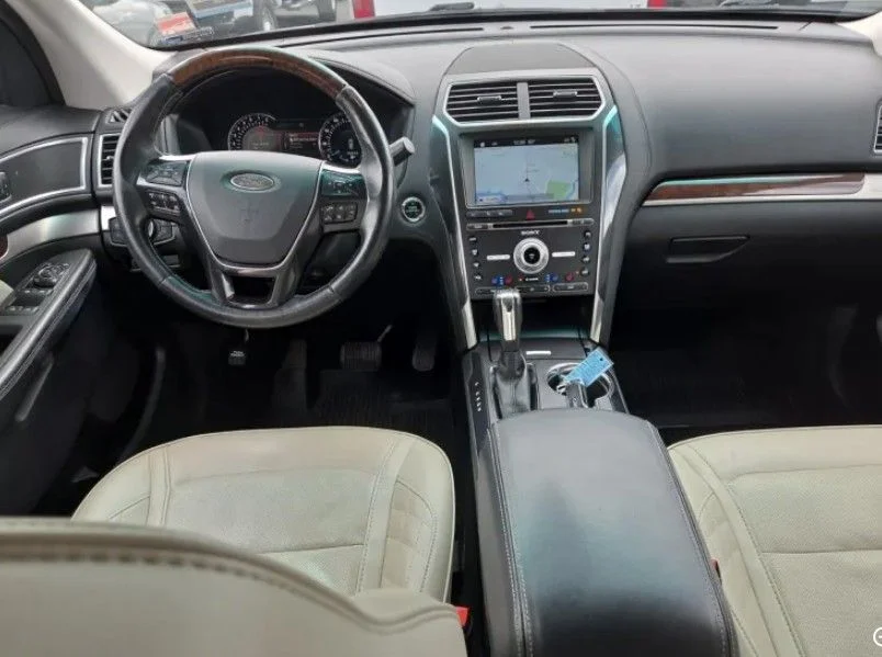 Used 2017 Gray Ford Platinum image 7