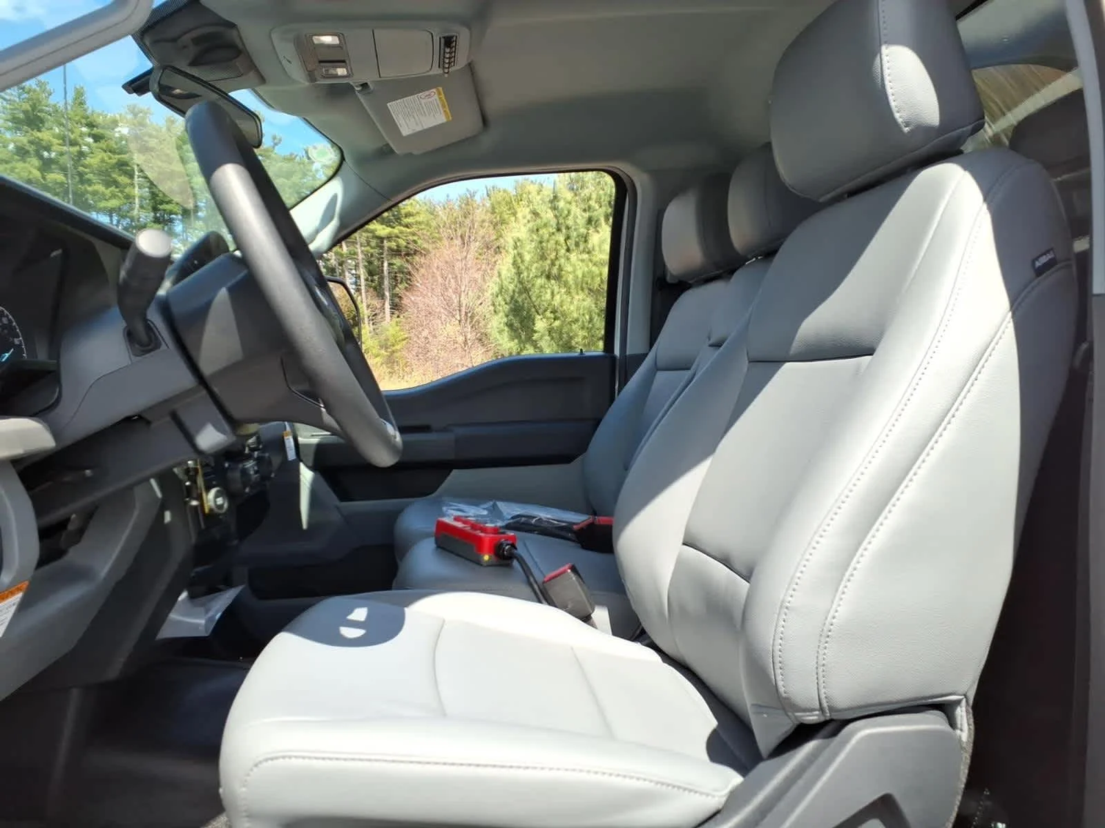 New 2026 Oxford White Ford XL image 14