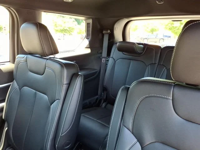Used 2025 White Jeep Limited image 19
